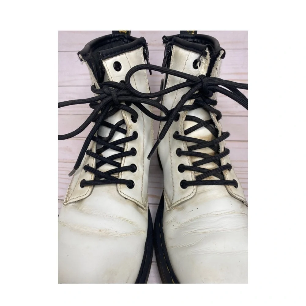Dr. Martens White Classic Combat Boots Big Kids Sz 3
